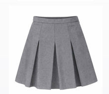 Cargar imagen en el visor de la galería, FALDA ESCOLAR  TALLAS 40 A 44
